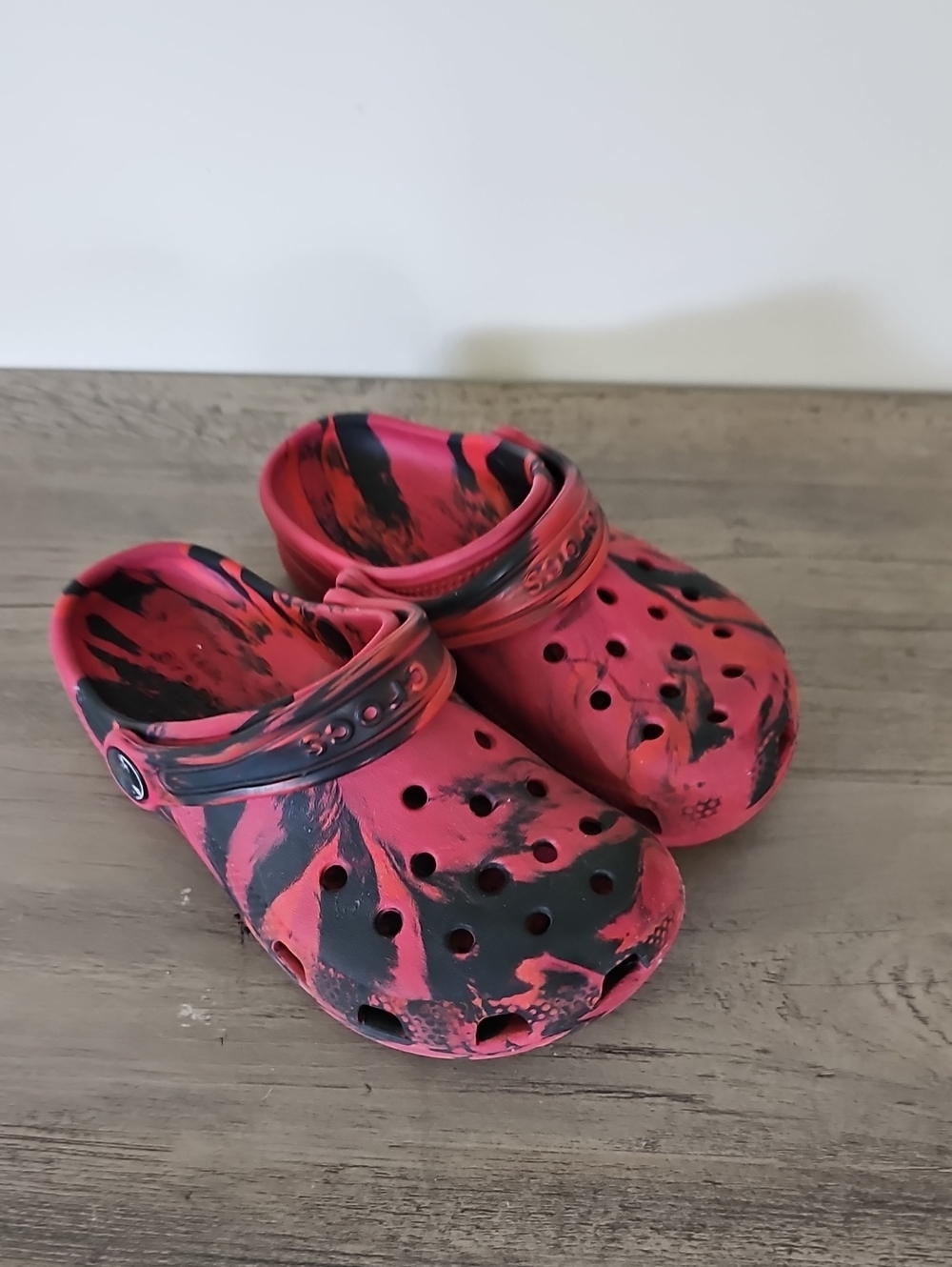 Crocs Kids Red Black Slip-On Clogs Comfortable Everyday Shoes Toddler Boy C 11